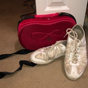 Cheer sneakers 🎀 NFINITY